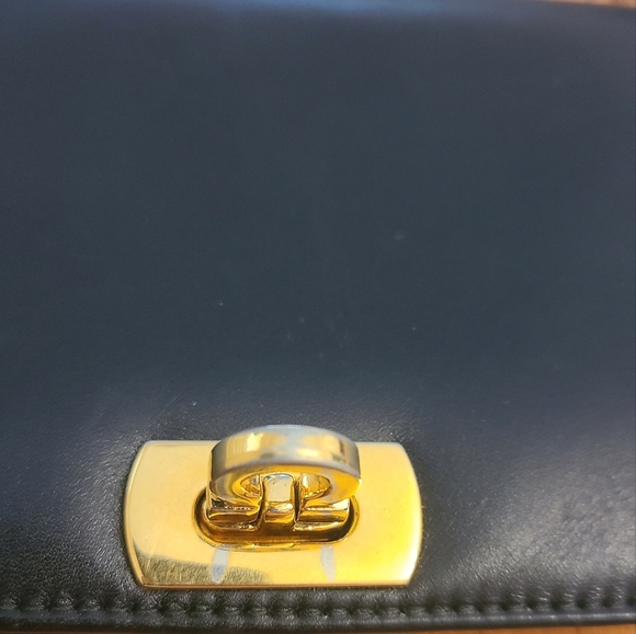 Salvatore Ferragamo Gancini Black Leather wallet with gold hardware EUC - Picture 6 of 11